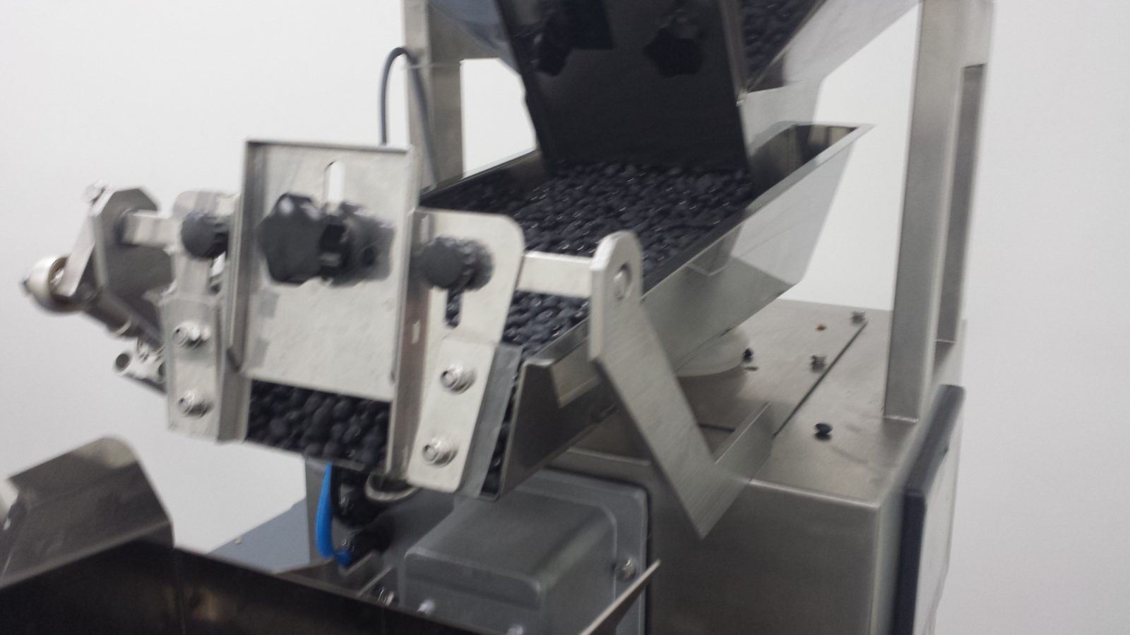 Particulate filler running product at Minimus Products